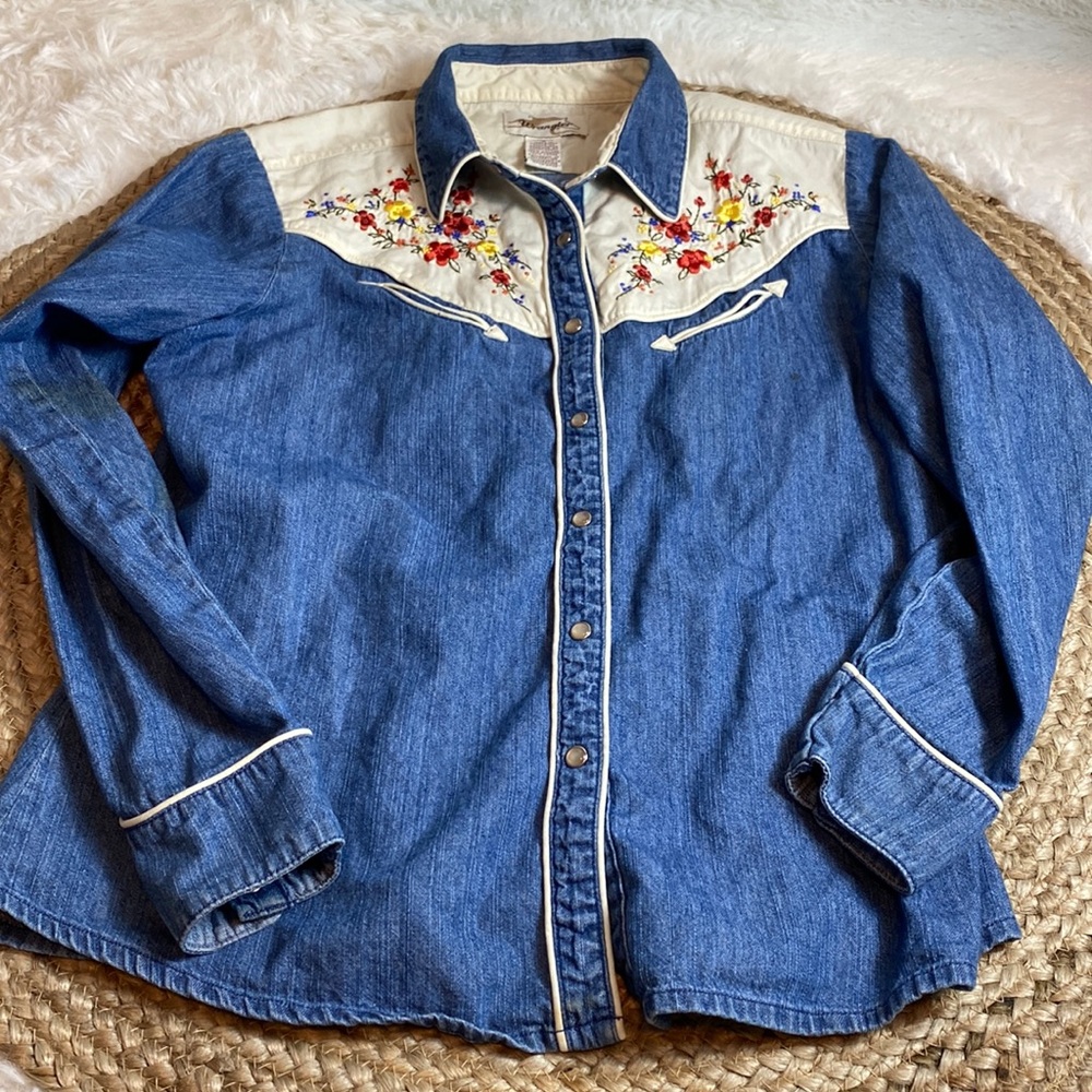 Vintage-90s Wrangler Embroidered Snap Button Denim Jean Western Shirt Top-M-Read